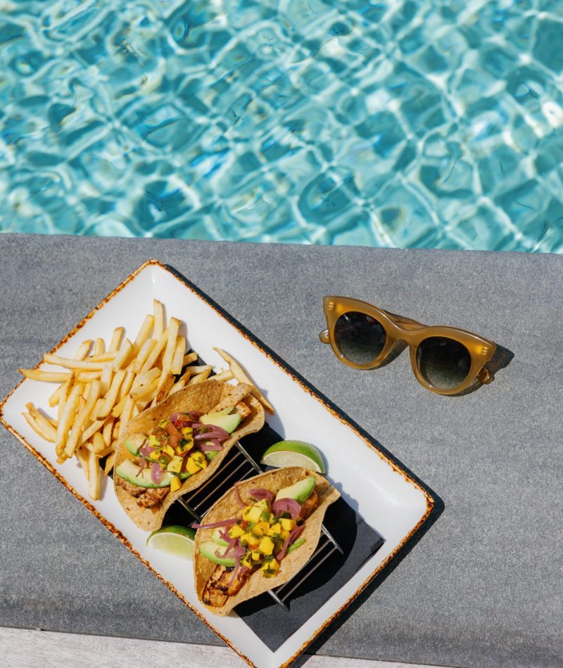 poolside dining